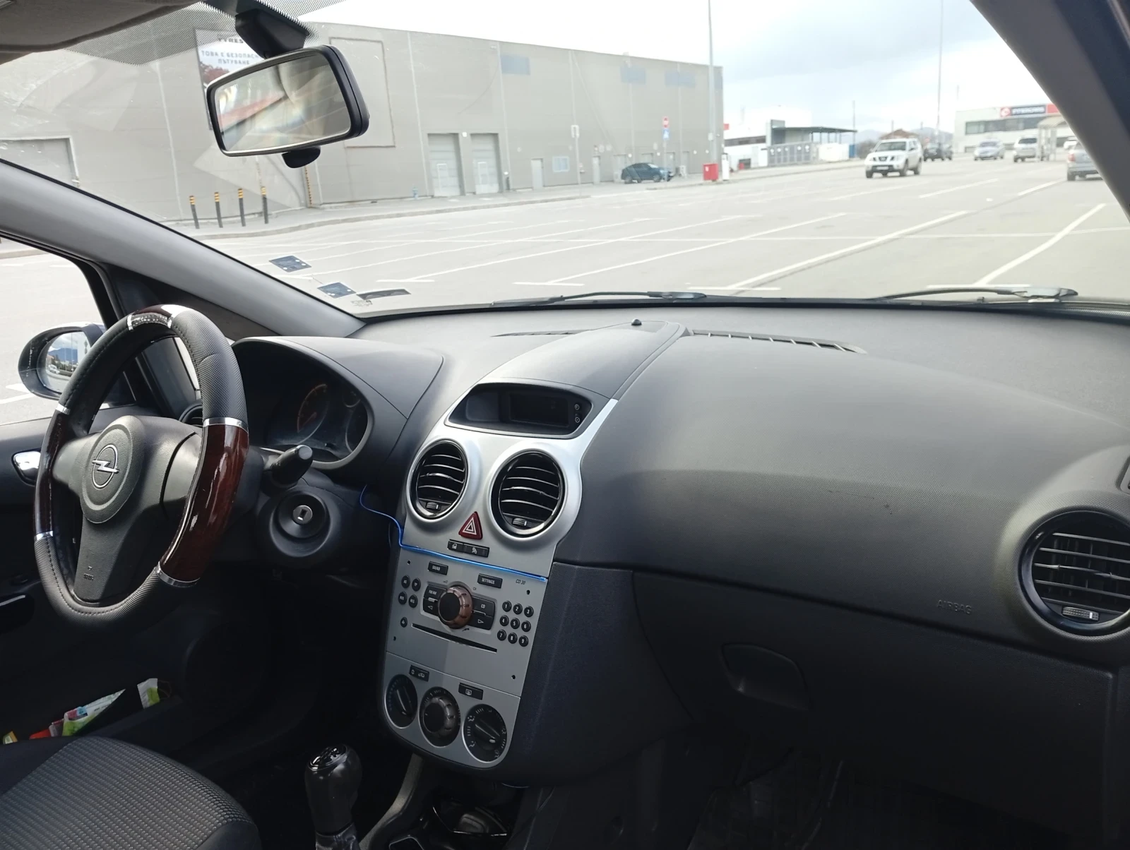 Opel Corsa 1.2i газ инжекцион , снимка 5 - Автомобили и джипове - 55418791