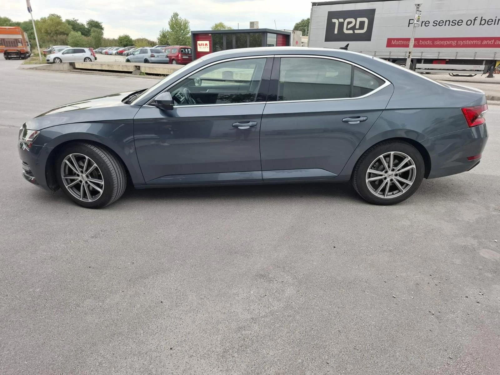 Skoda Superb, снимка 6 - Автомобили и джипове - 55715042