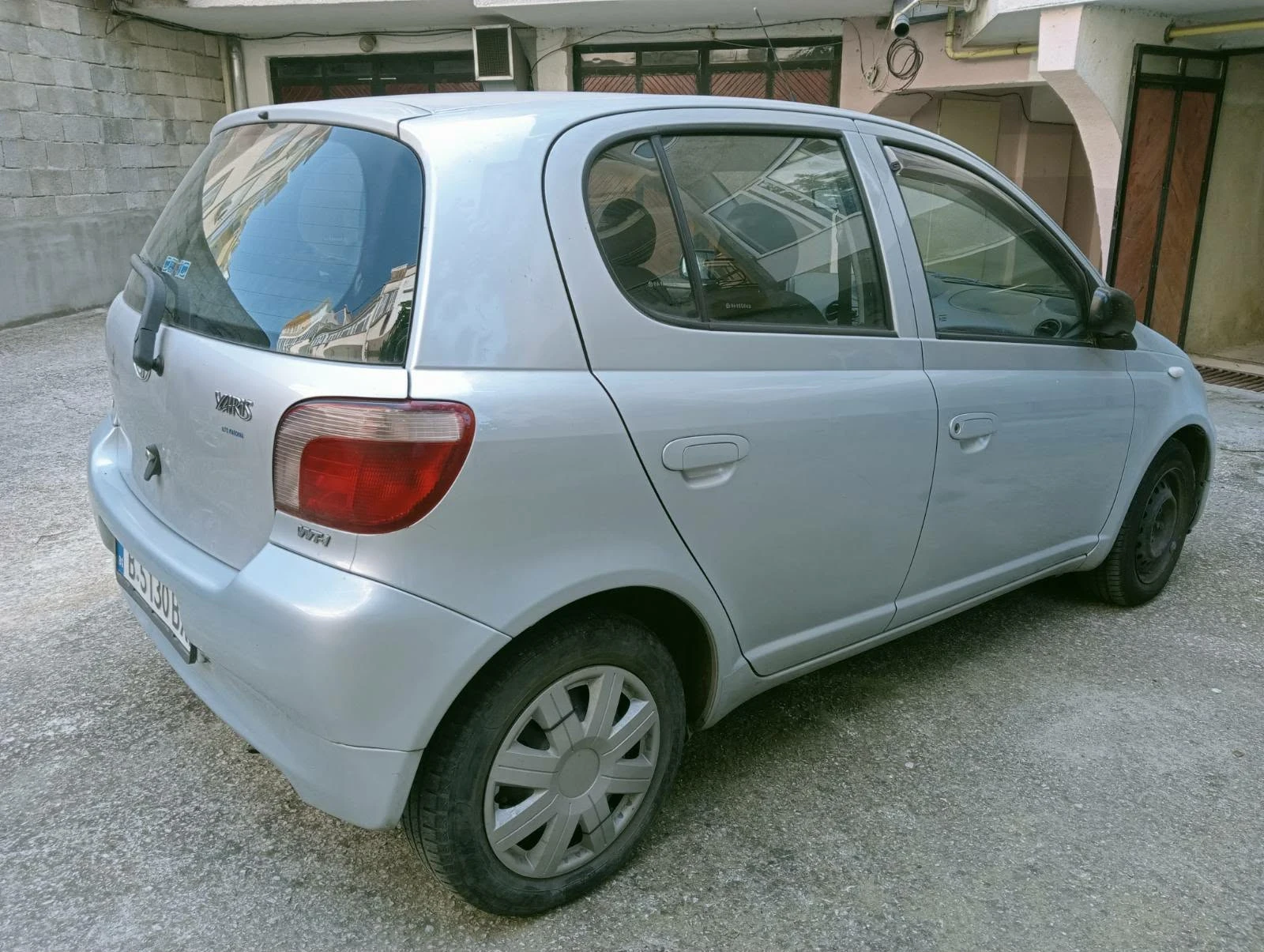 Toyota Yaris Vvt-i, снимка 2 - Автомобили и джипове - 55964009