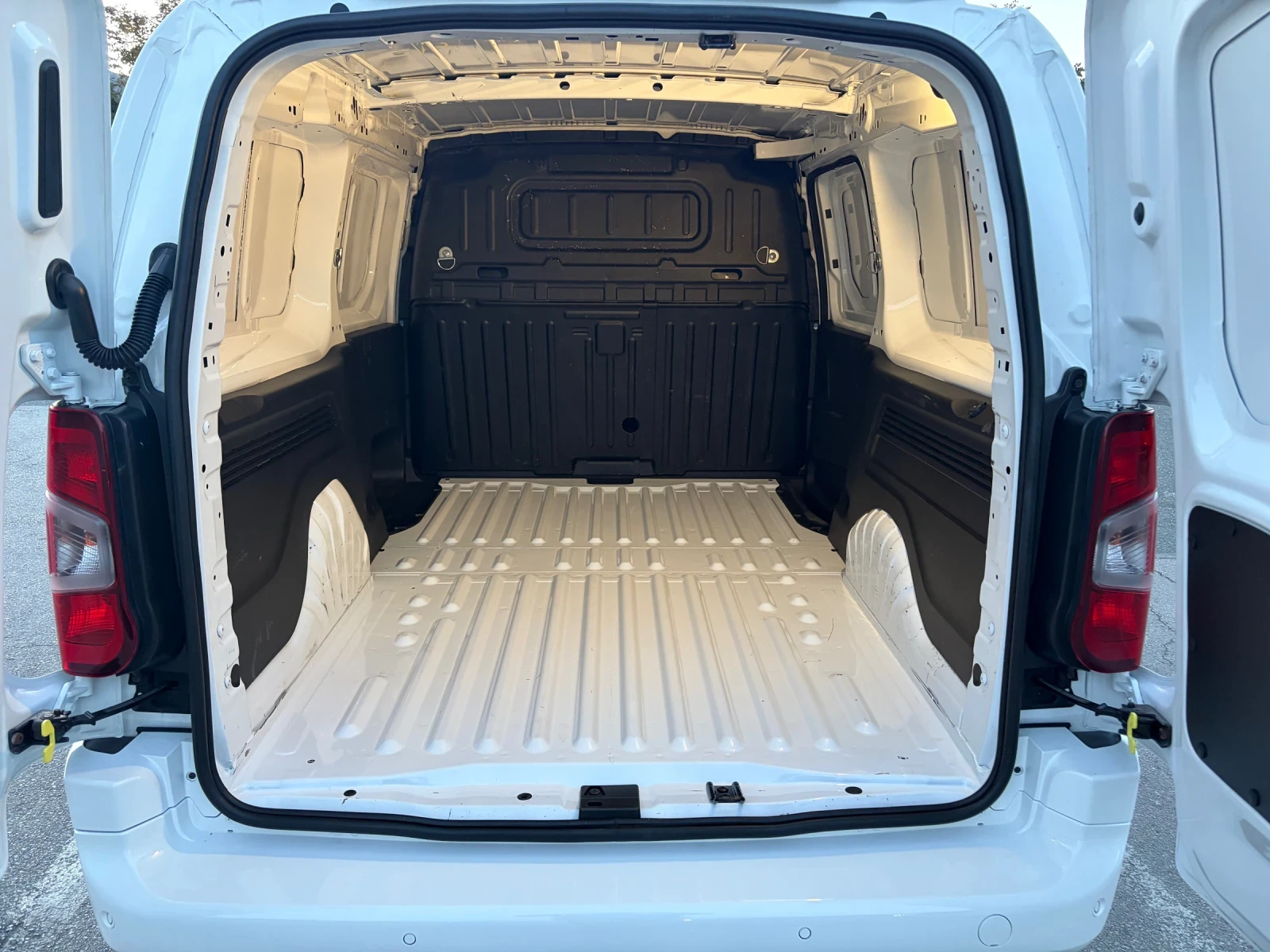 Opel Combo 1.5 CDTI Maxi Automatik , снимка 9 - Автомобили и джипове - 56363226