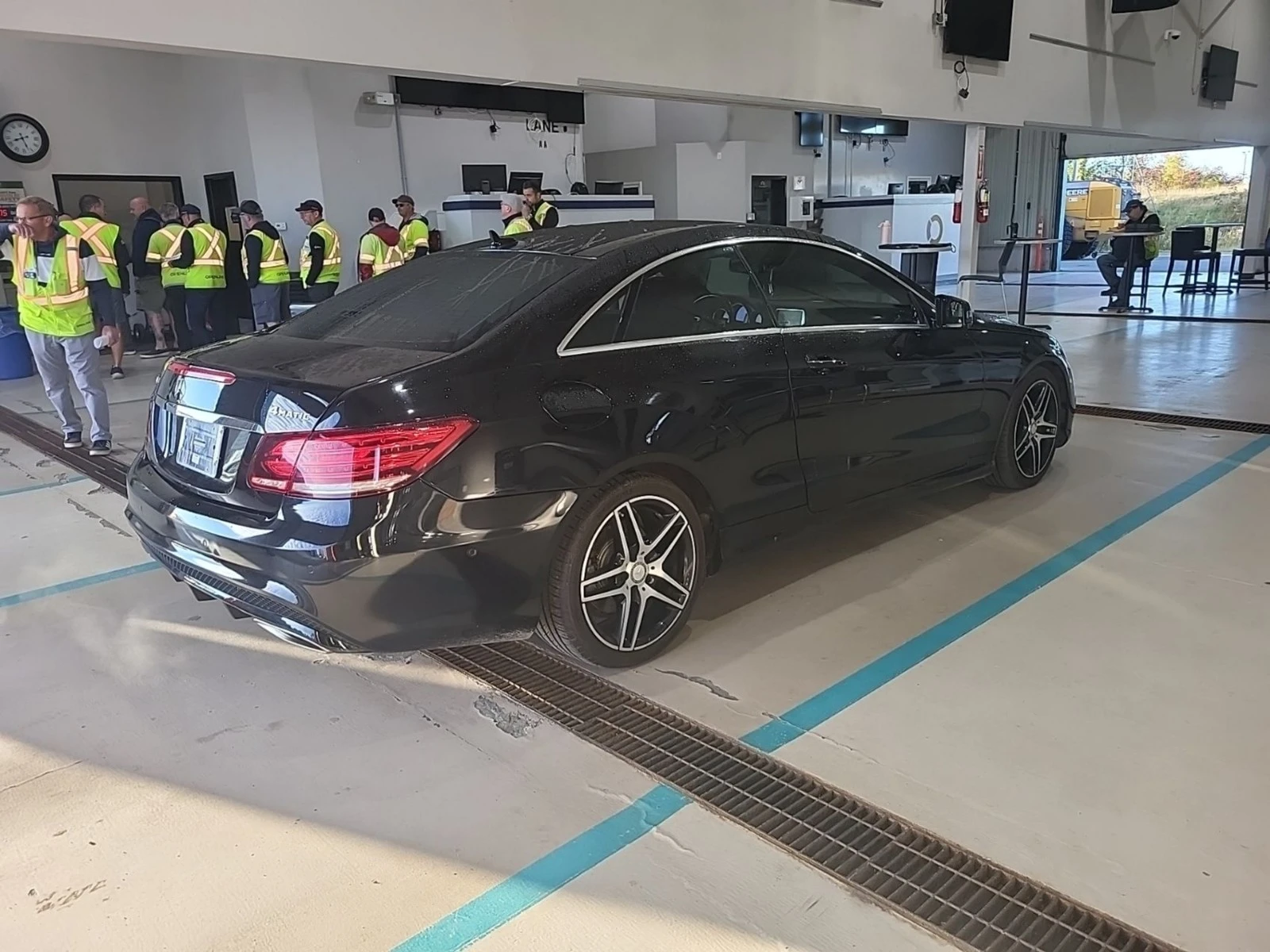 Mercedes-Benz E 400 * AMG * Distronic Plus * ���������� (���� �� ��) | Mobile.bg � ����������� 2
