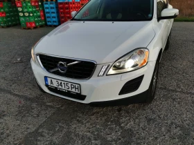 Volvo XC60 2.4D3 4x4, снимка 9