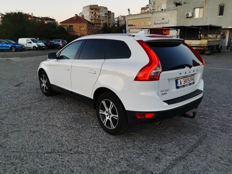 Volvo XC60 2.4D3 4x4, снимка 7 - Автомобили и джипове - 48207409