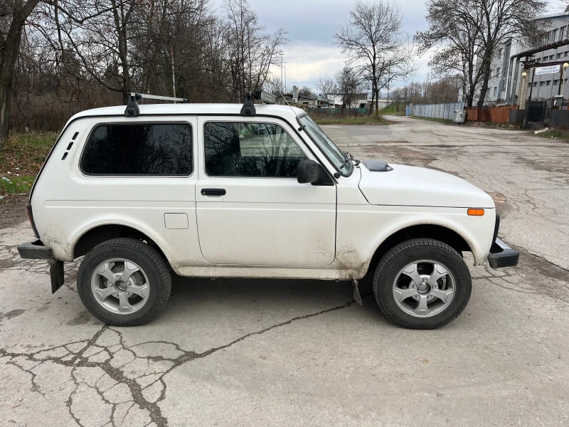 Lada Niva 1.7i - уникат 71000км., снимка 4 - Автомобили и джипове - 48321076