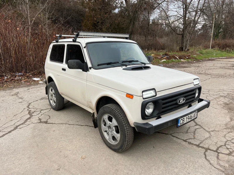 Lada Niva 1.7i - уникат 71000км., снимка 3 - Автомобили и джипове - 48321076