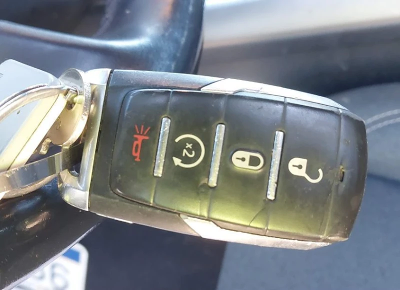 Dodge RAM 1500, снимка 11 - Автомобили и джипове - 53071570