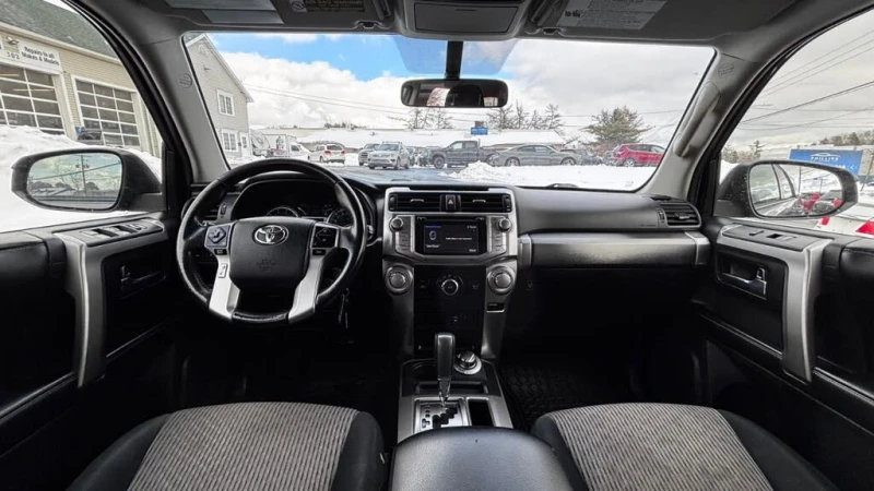 Toyota 4runner 4.0* V6* ПОДГРЕВ* КАМЕРА* КЕЙЛЕС* , снимка 10 - Автомобили и джипове - 53401208