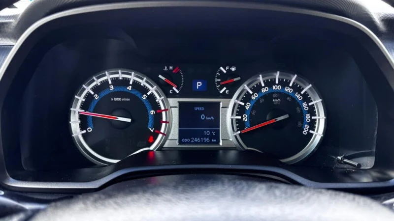 Toyota 4runner 4.0* V6* ПОДГРЕВ* КАМЕРА* КЕЙЛЕС* , снимка 15 - Автомобили и джипове - 53401208