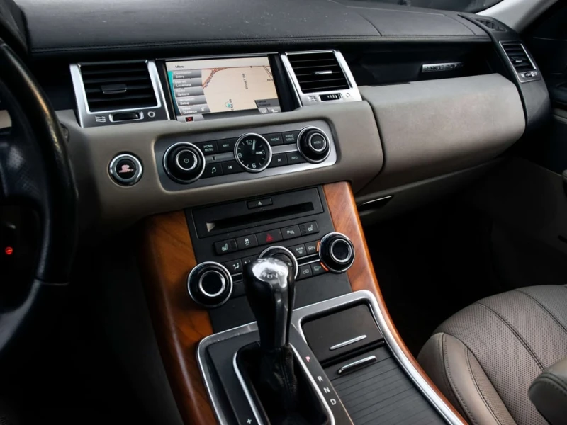 Land Rover Range Rover Sport * LUX * CARFAX * ЦЕНА ДО БГ, снимка 17 - Автомобили и джипове - 53470384