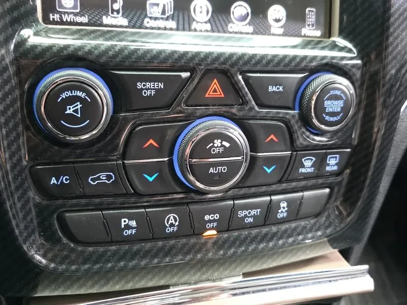 Jeep Cherokee 3.0 Diesel 75Th Special Edition Wk2, снимка 17 - Автомобили и джипове - 55644283