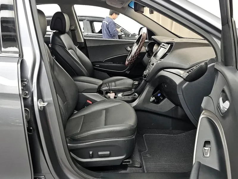 Hyundai Santa fe 2.0 2WD PREMIUM, снимка 11 - Автомобили и джипове - 56354205