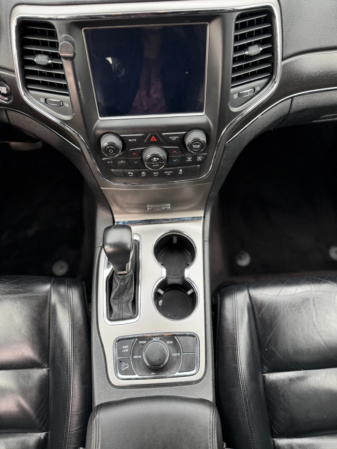Jeep Grand cherokee 3.6 4x4 бензин гас обслужен, снимка 13 - Автомобили и джипове - 51477395