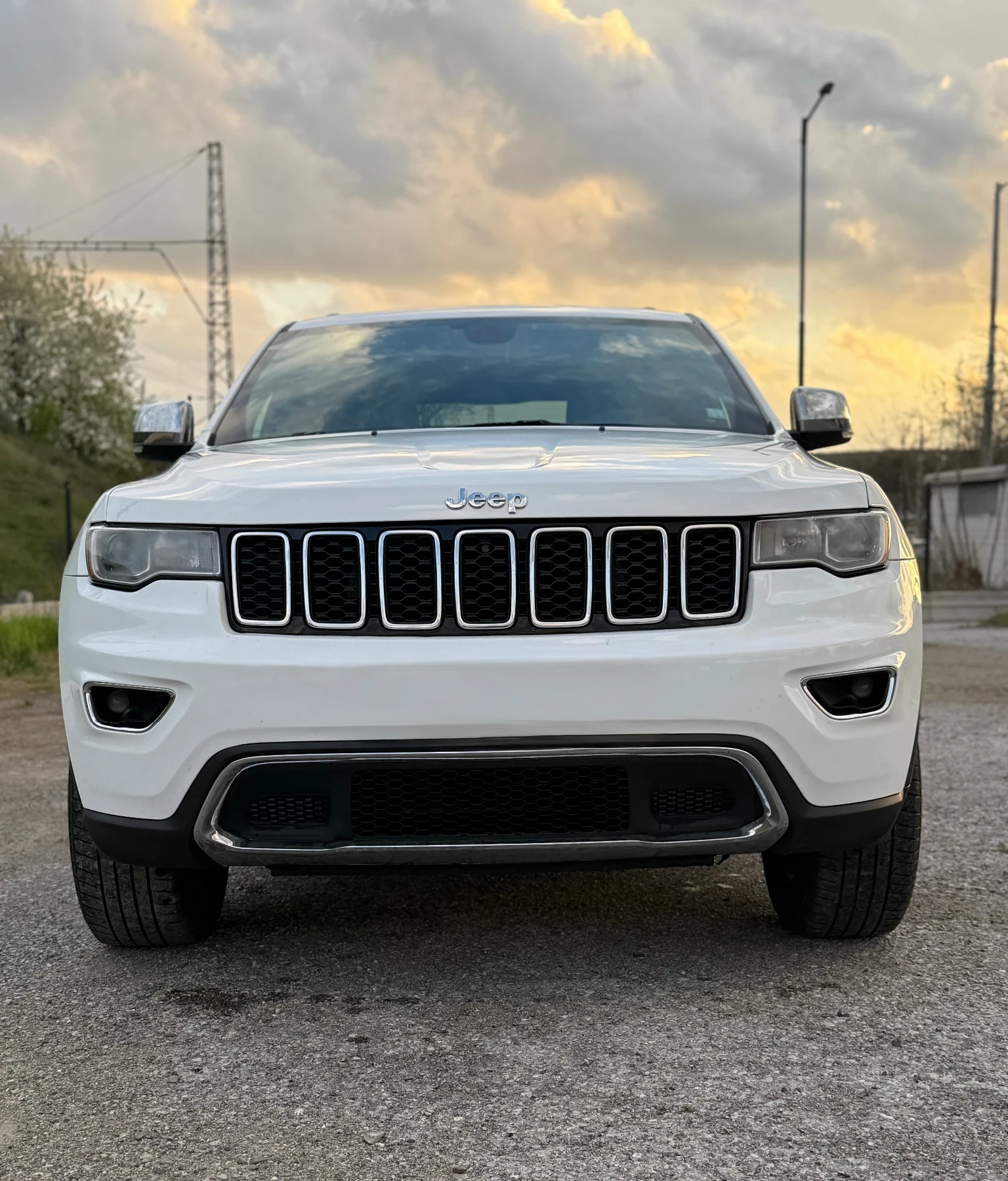Jeep Grand cherokee 3.6 4x4 бензин гас обслужен, снимка 2 - Автомобили и джипове - 51477395