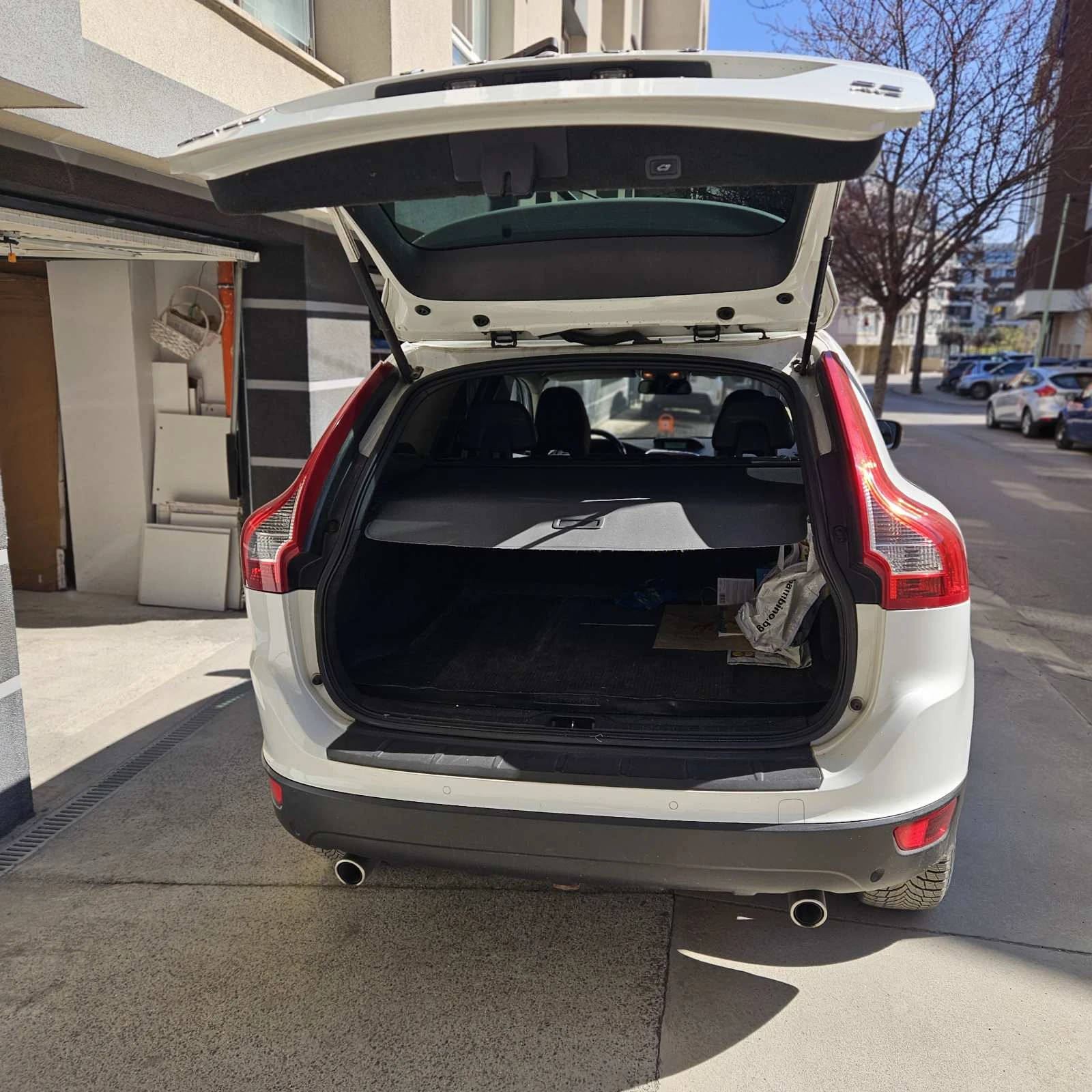 Volvo XC60 D5, снимка 15 - Автомобили и джипове - 53849885