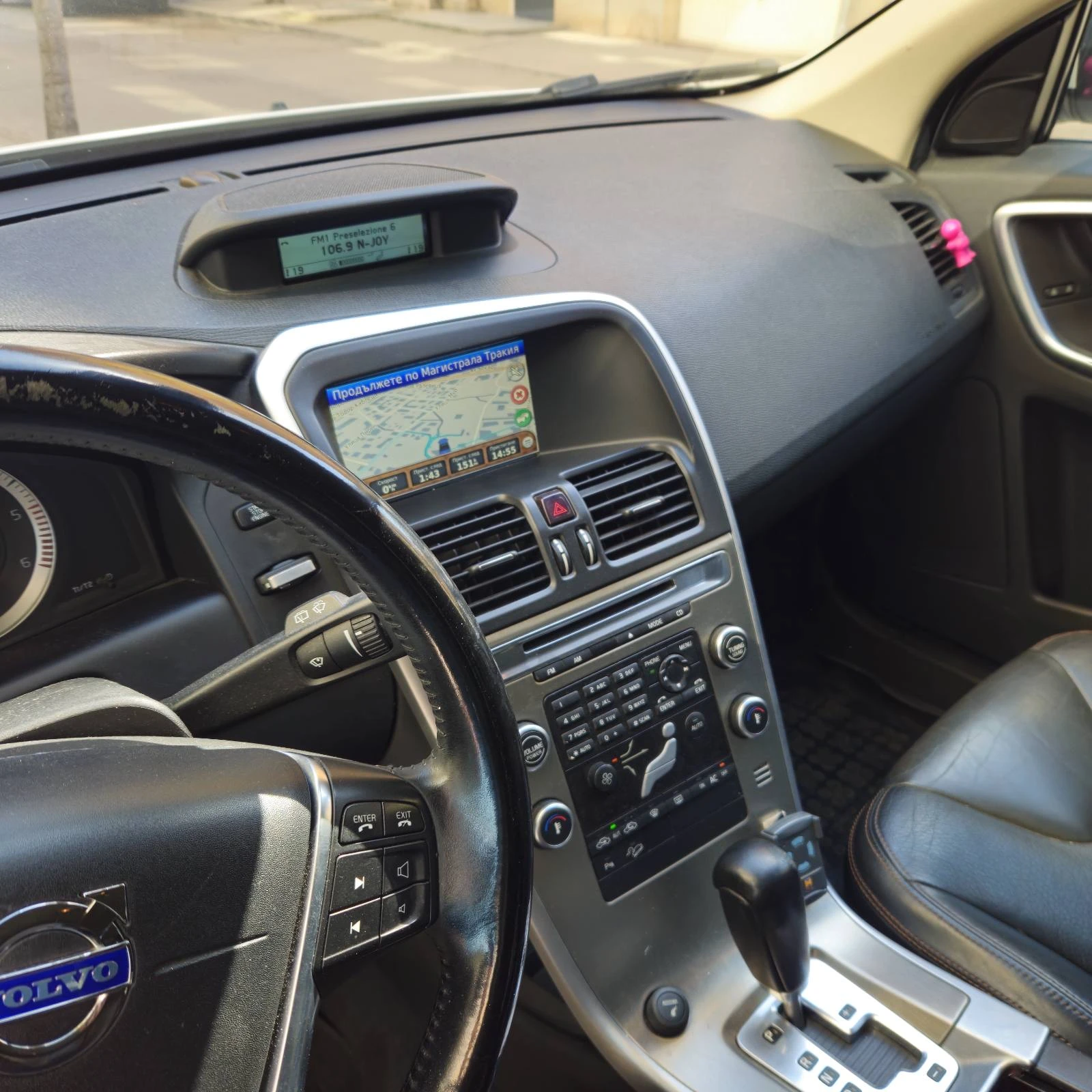 Volvo XC60 D5, снимка 3 - Автомобили и джипове - 53849885