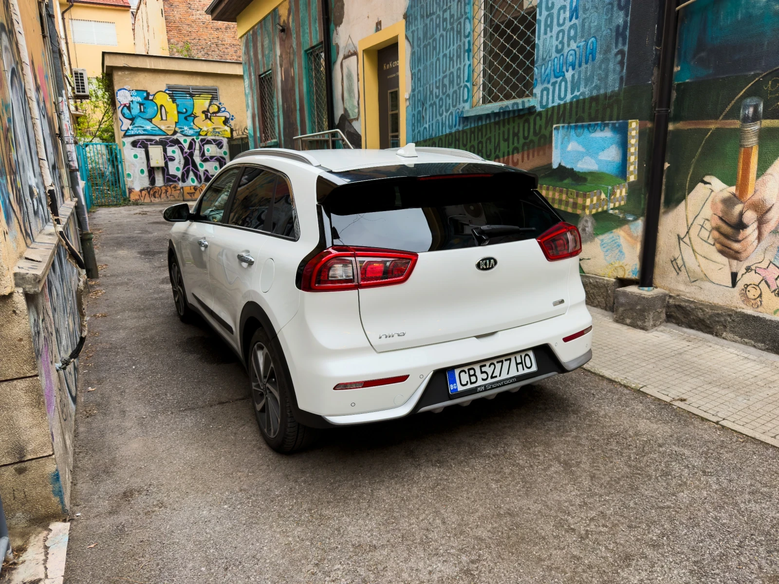 Kia Niro  Kia Niro Hybrid-FULL EXTRAS-Панорама-JBL-Камера , снимка 3 - Автомобили и джипове - 54214115
