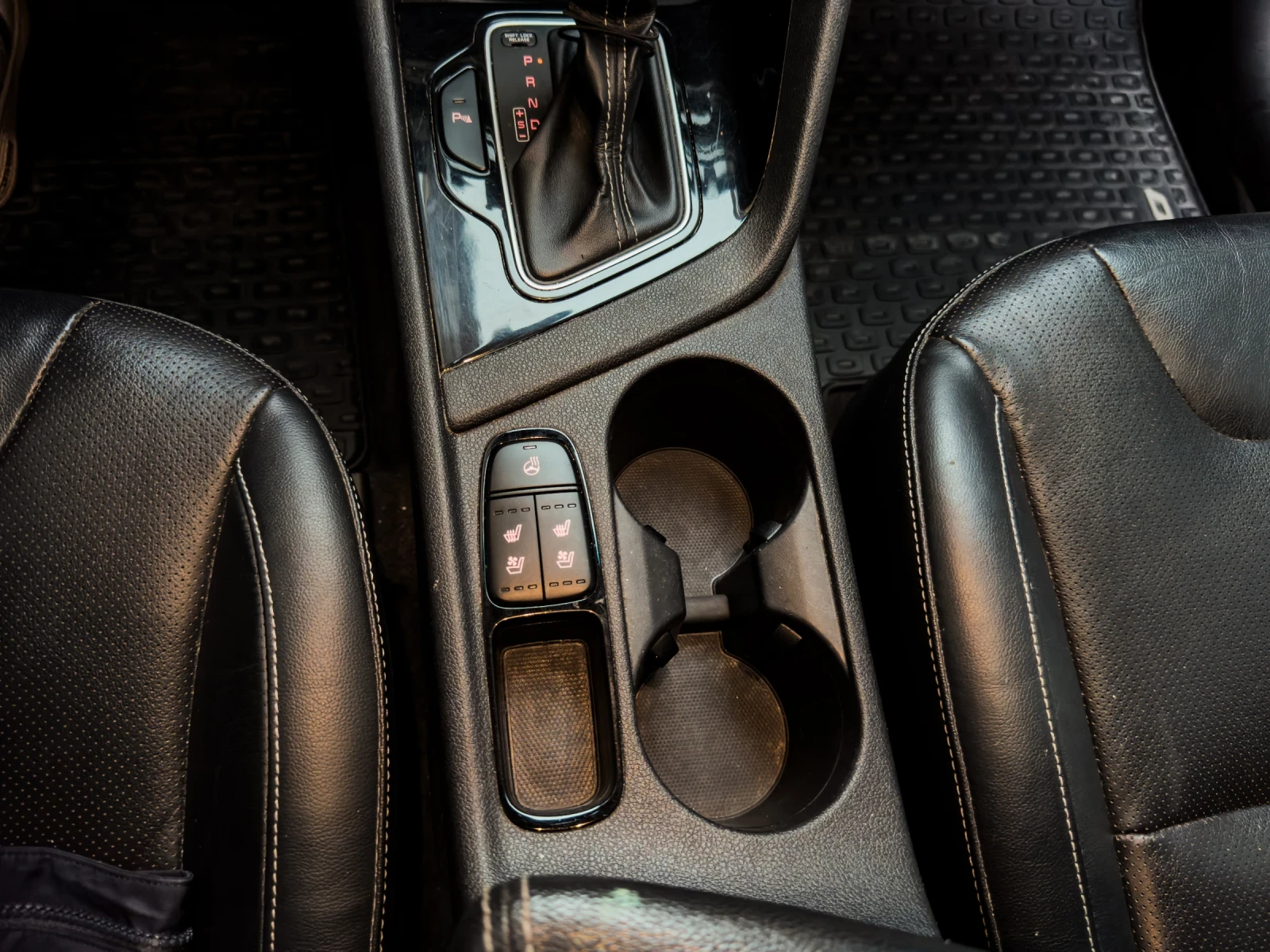 Kia Niro  Kia Niro Hybrid-FULL EXTRAS-Панорама-JBL-Камера , снимка 10 - Автомобили и джипове - 54214115