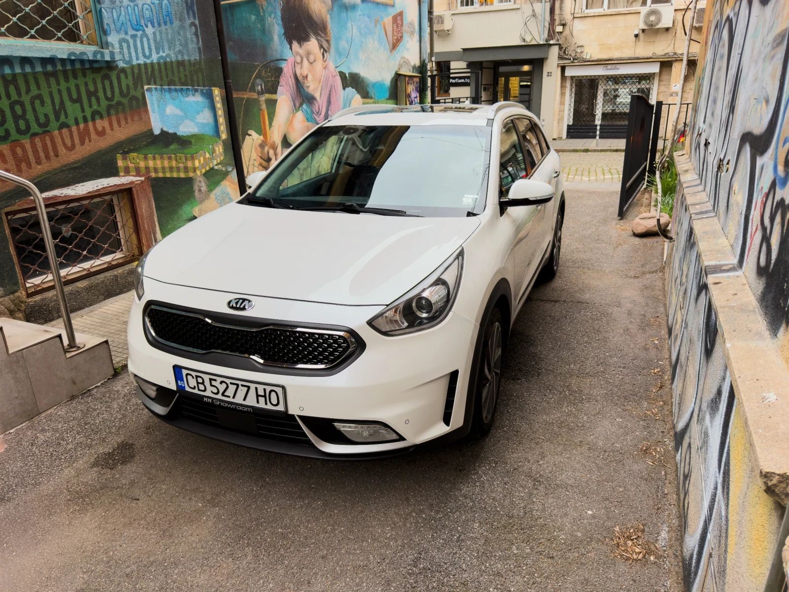 Kia Niro  Kia Niro Hybrid-FULL EXTRAS-Панорама-JBL-Камера , снимка 2 - Автомобили и джипове - 54214115