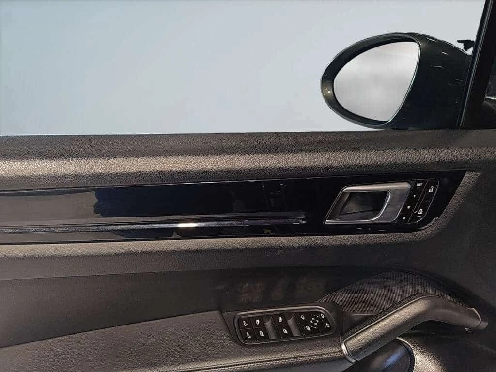 Porsche Cayenne Type 9YA  CARFAX, снимка 7 - Автомобили и джипове - 54642305