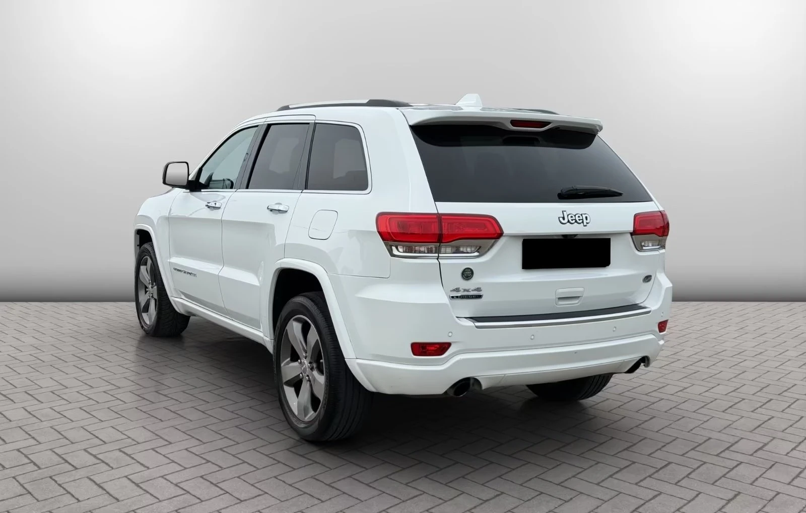 Jeep Grand cherokee Overland/3.0CRDV6/250кс/4x4| Quadra-Lift| Pano| Na, снимка 4 - Автомобили и джипове - 54763905