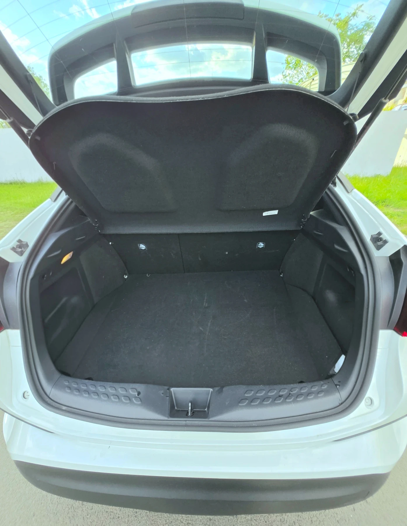 Toyota C-HR 1, 8 Hybrid , снимка 10 - Автомобили и джипове - 54990604