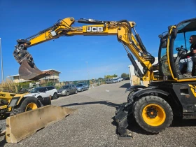   JCB