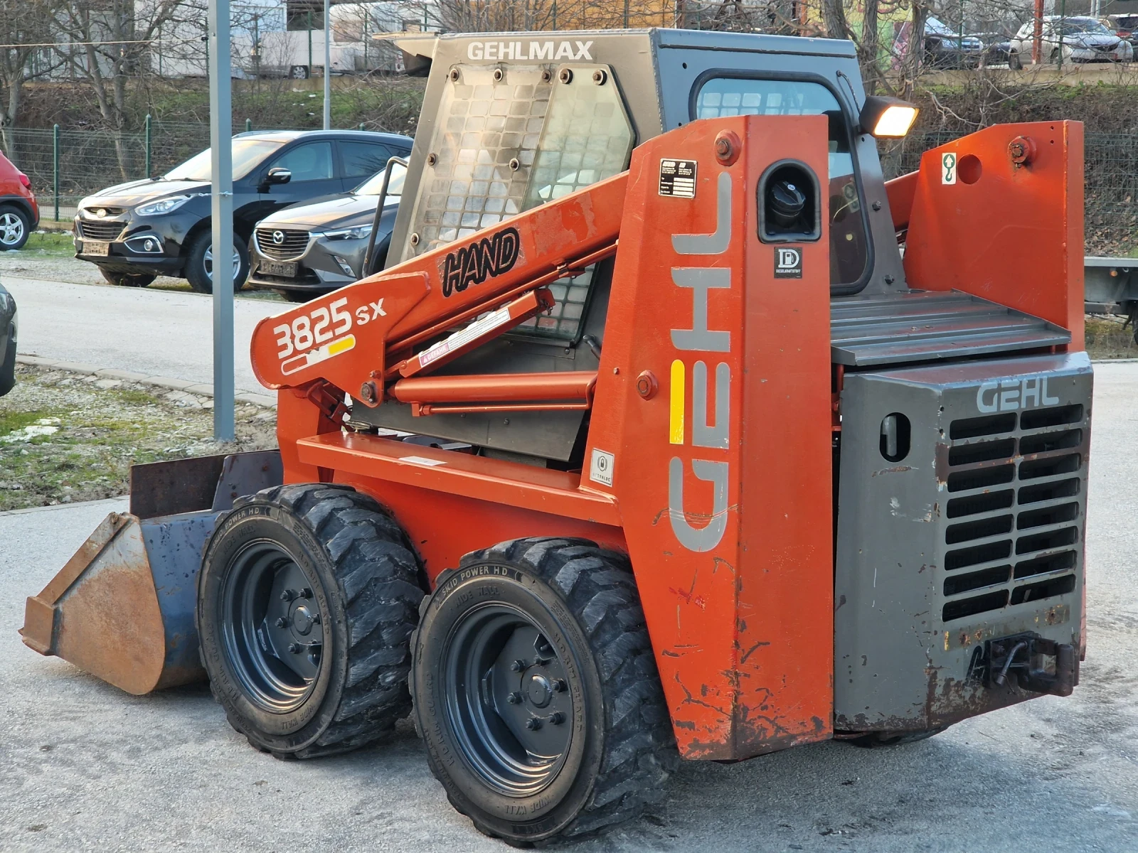 Мини челни товарачи GEHL 3825 SX/1.8т./Кофа+ Вилици/1328м.ч./Самонивелиране - изображение 6