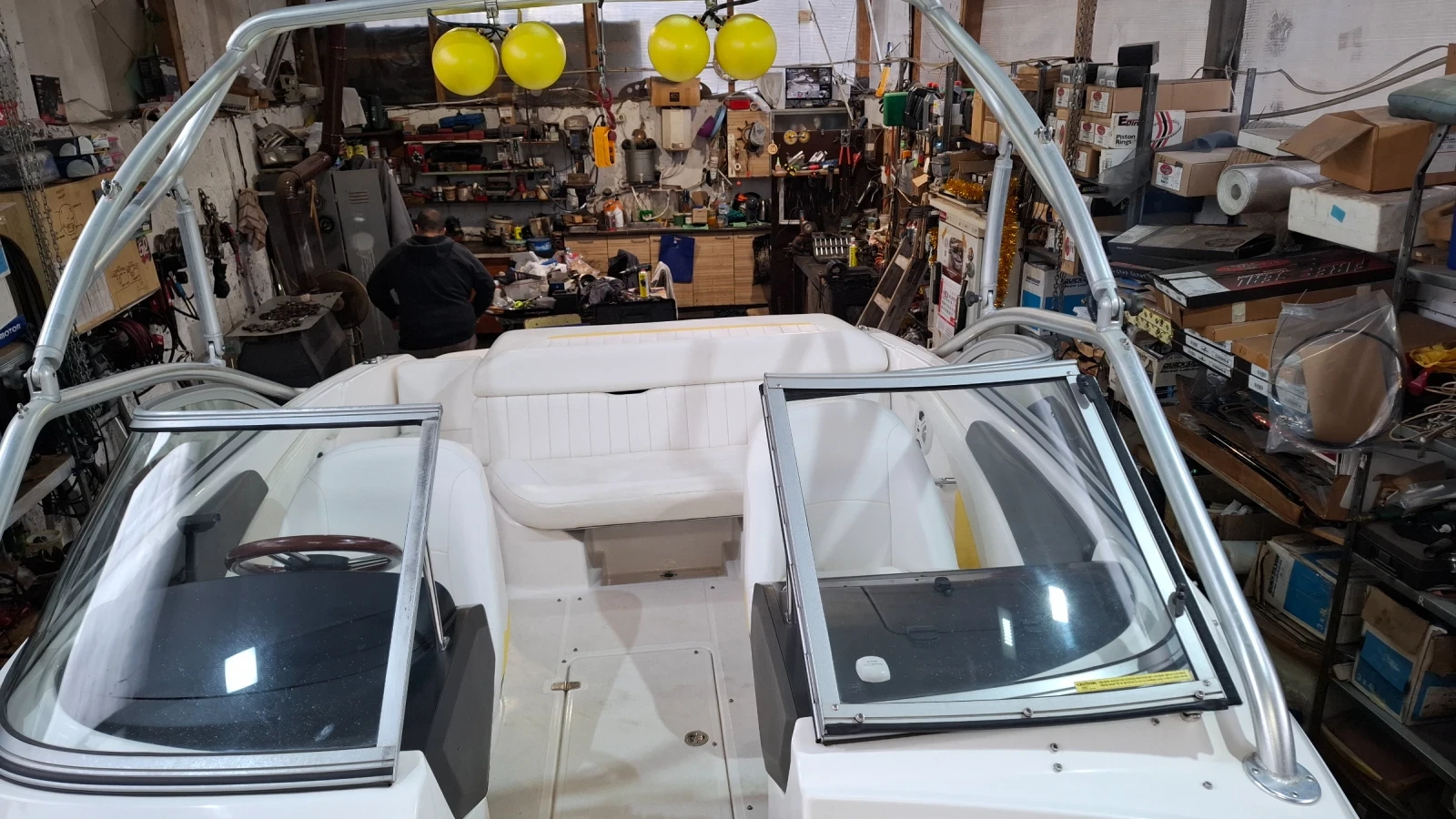 Моторна яхта Regal 1900 - изображение 8