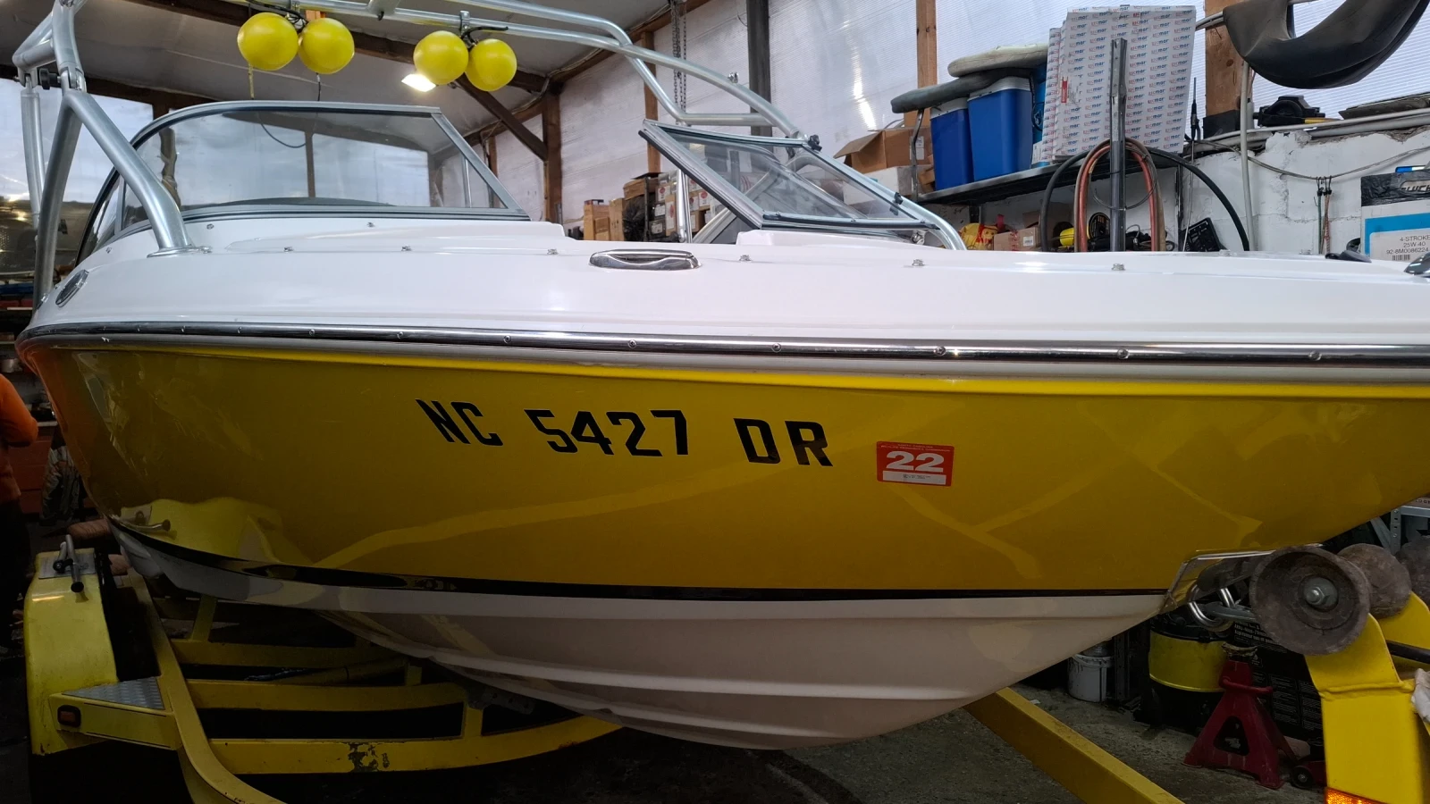 Моторна яхта Regal 1900 - изображение 2