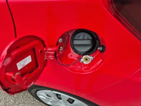 Toyota Yaris 1.0 i газ климатик, снимка 16