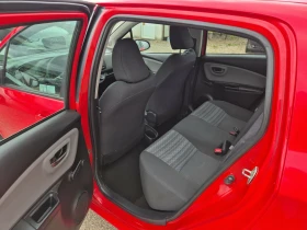 Toyota Yaris 1.0 i газ климатик, снимка 13