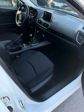 Mazda 3 1.5 skyaktive, снимка 10