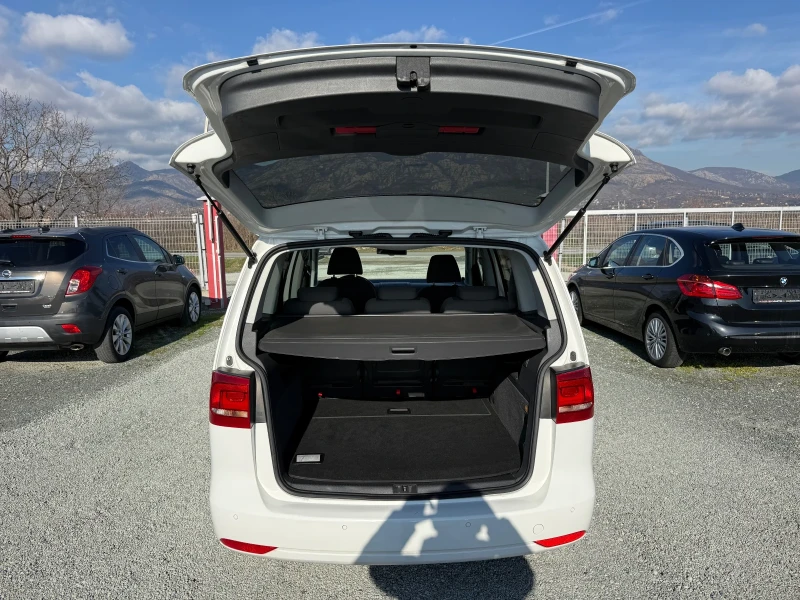 VW Touran (KATO НОВА)^(МЕТАН), снимка 13 - Автомобили и джипове - 46745566