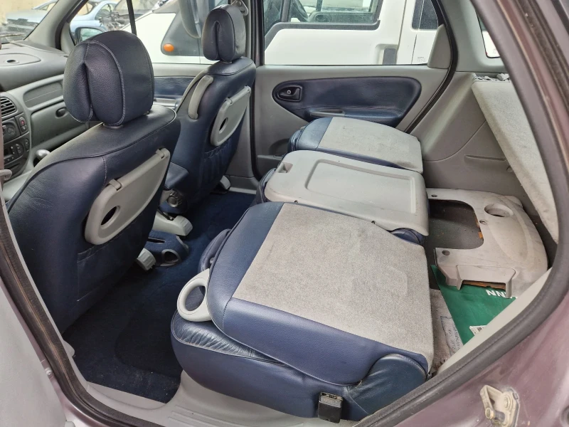 Renault Scenic 1.9Dci, снимка 6 - Автомобили и джипове - 49818127