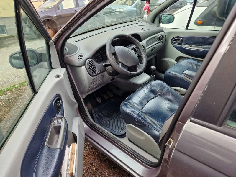 Renault Scenic 1.9Dci, снимка 5 - Автомобили и джипове - 49818127