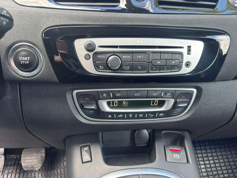 Renault Grand scenic 1.2 TCe 6+ 1, снимка 12 - Автомобили и джипове - 51795468