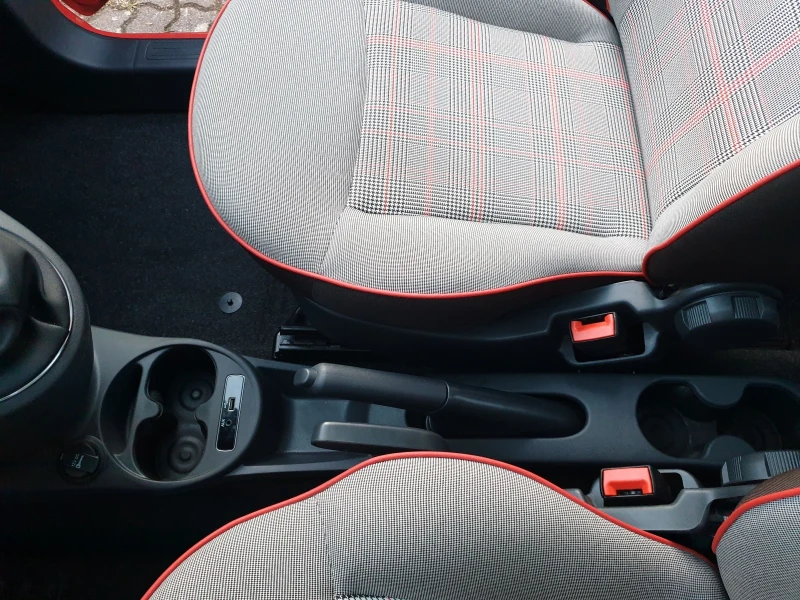 Fiat 500 Първи собственик! 38000км. Ново състояние! Панорам, снимка 17 - Автомобили и джипове - 52011417