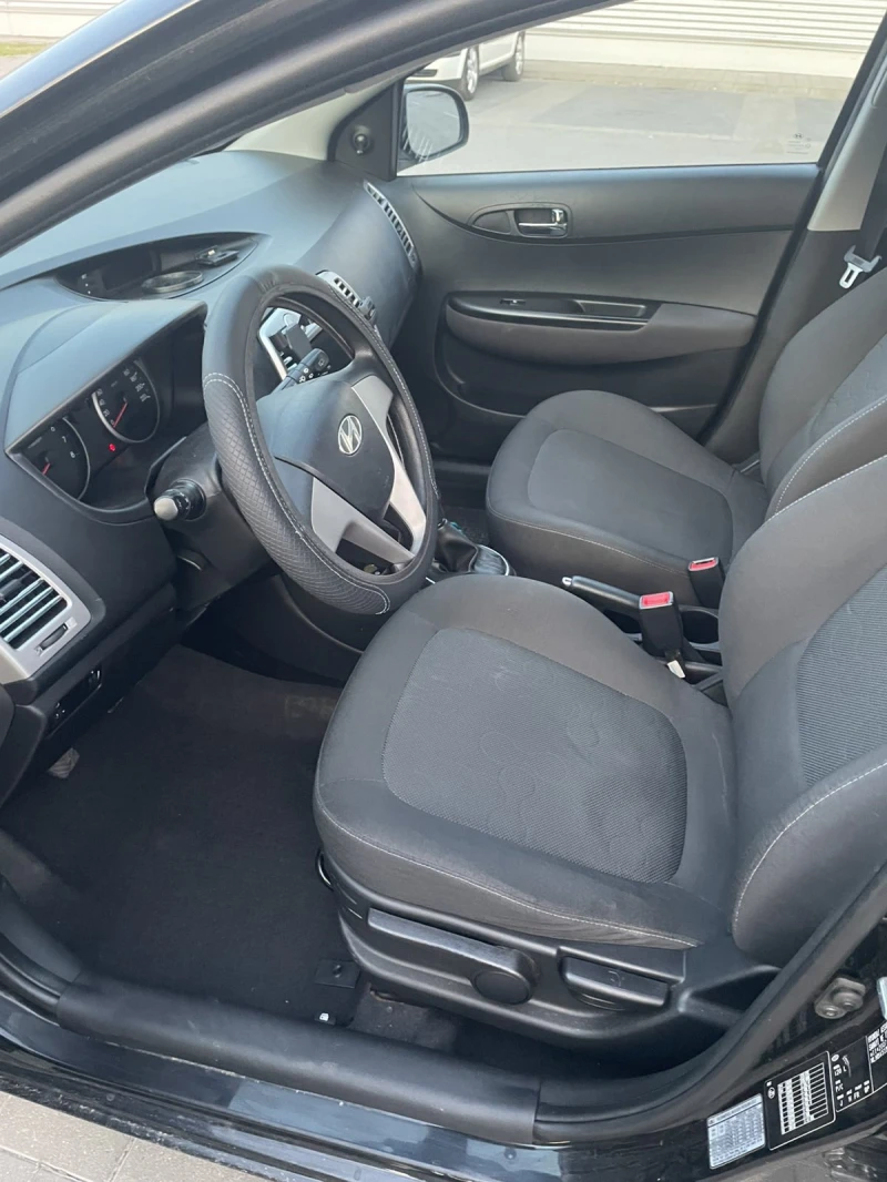 Hyundai I20, снимка 7 - Автомобили и джипове - 52434735