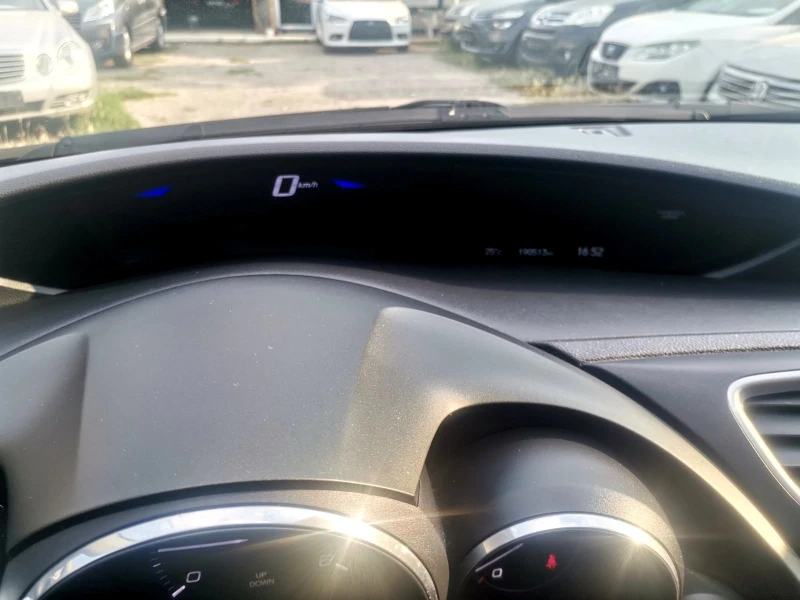 Honda Civic 1.6D/NAVI, снимка 12 - Автомобили и джипове - 53000966