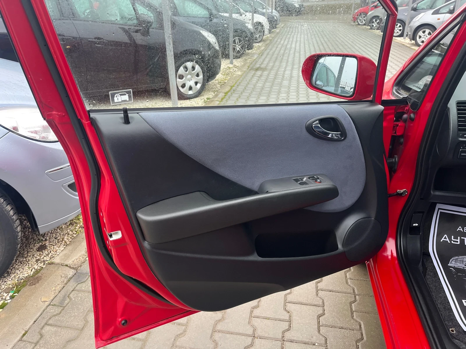 Honda Jazz 1.3* Нови гуми* Обслужена* Фейс* Топ*  | Mobile.bg — изображение 15