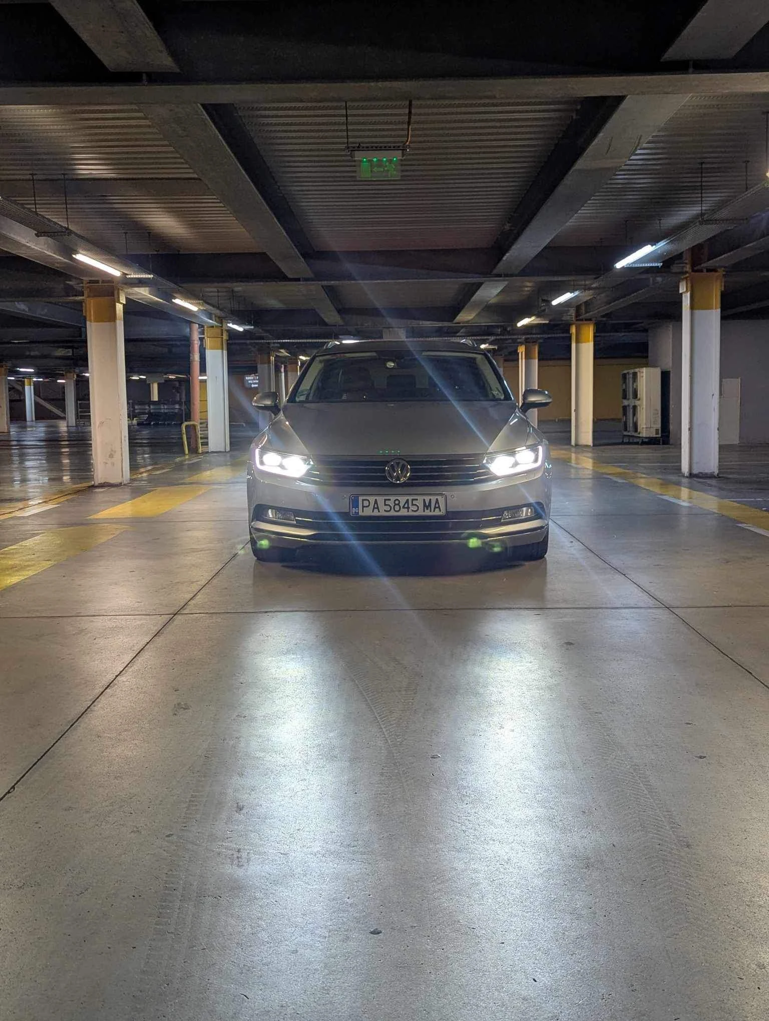VW Passat 2.0TDI DIGITAL/DISTRONIC/FULL LED - изображение 3