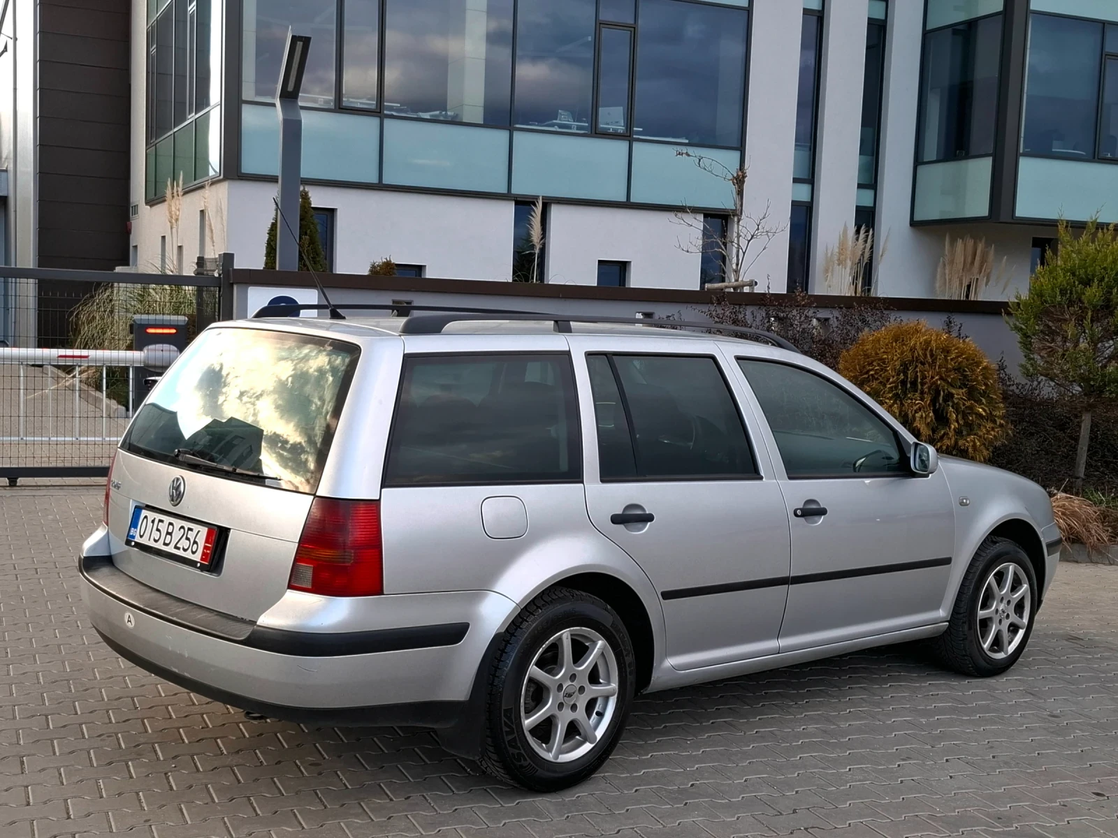 VW Golf 1.9SDI* (70кс)* * НОВ ВНОС* *  - изображение 8