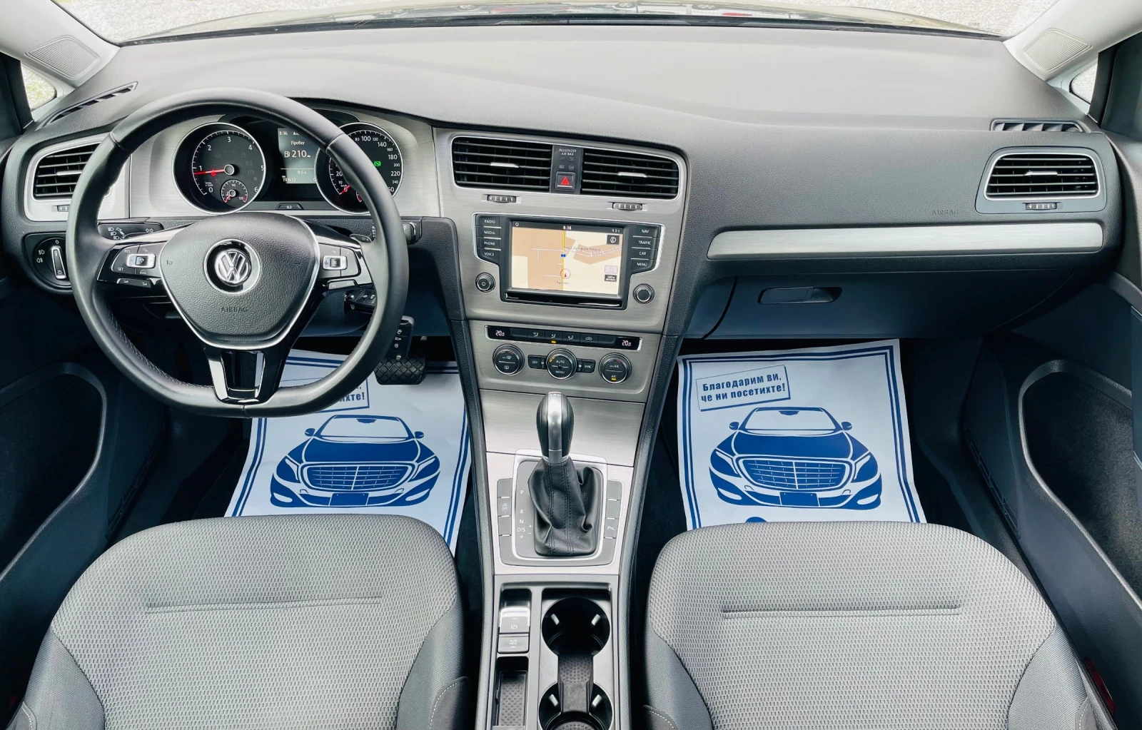 VW Golf 1.6 TDI * Автоматик* Дистроник* Сервизна история* , снимка 10 - Автомобили и джипове - 54094377