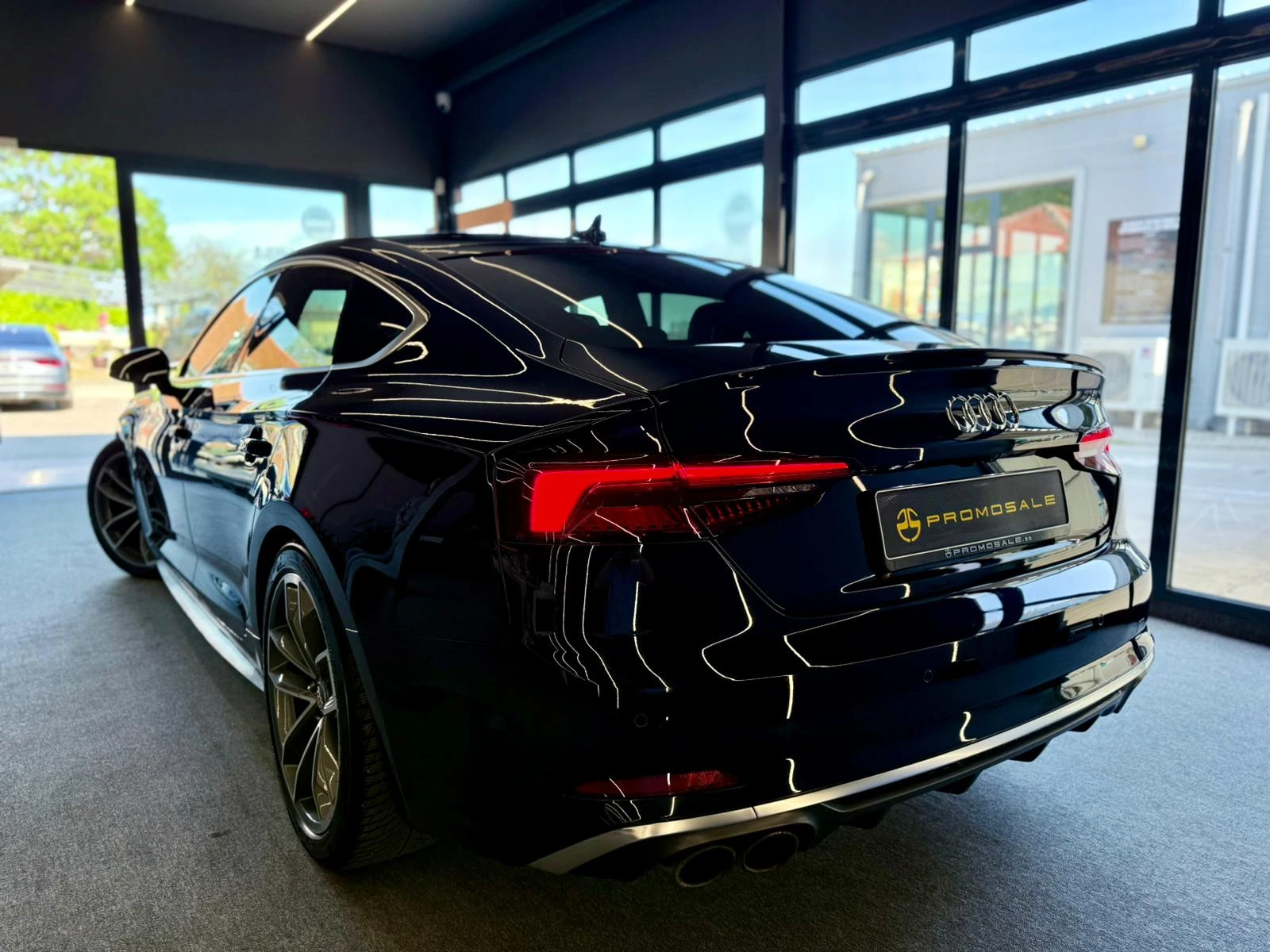 Audi S5 Matrix* HU* Bose* Quattro* Massage* Лизинг, снимка 4 - Автомобили и джипове - 54647850