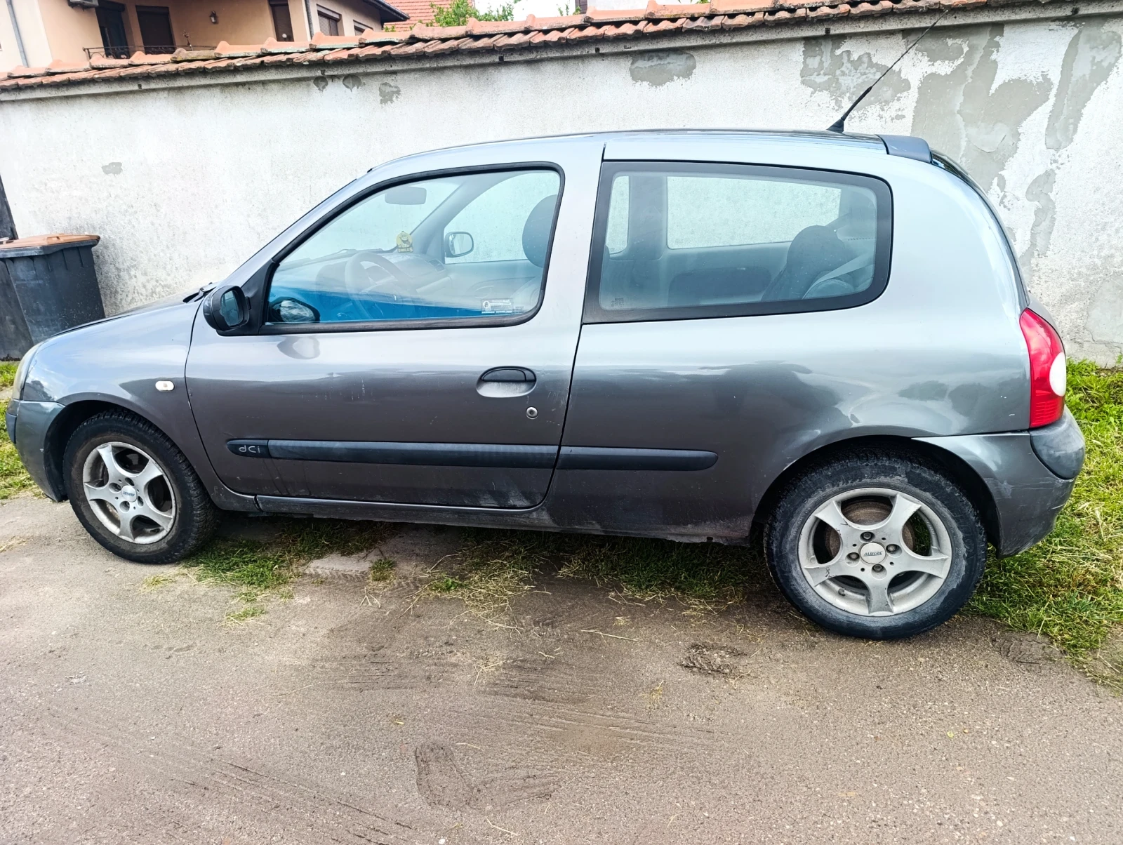 Renault Clio, снимка 2 - Автомобили и джипове - 54657045