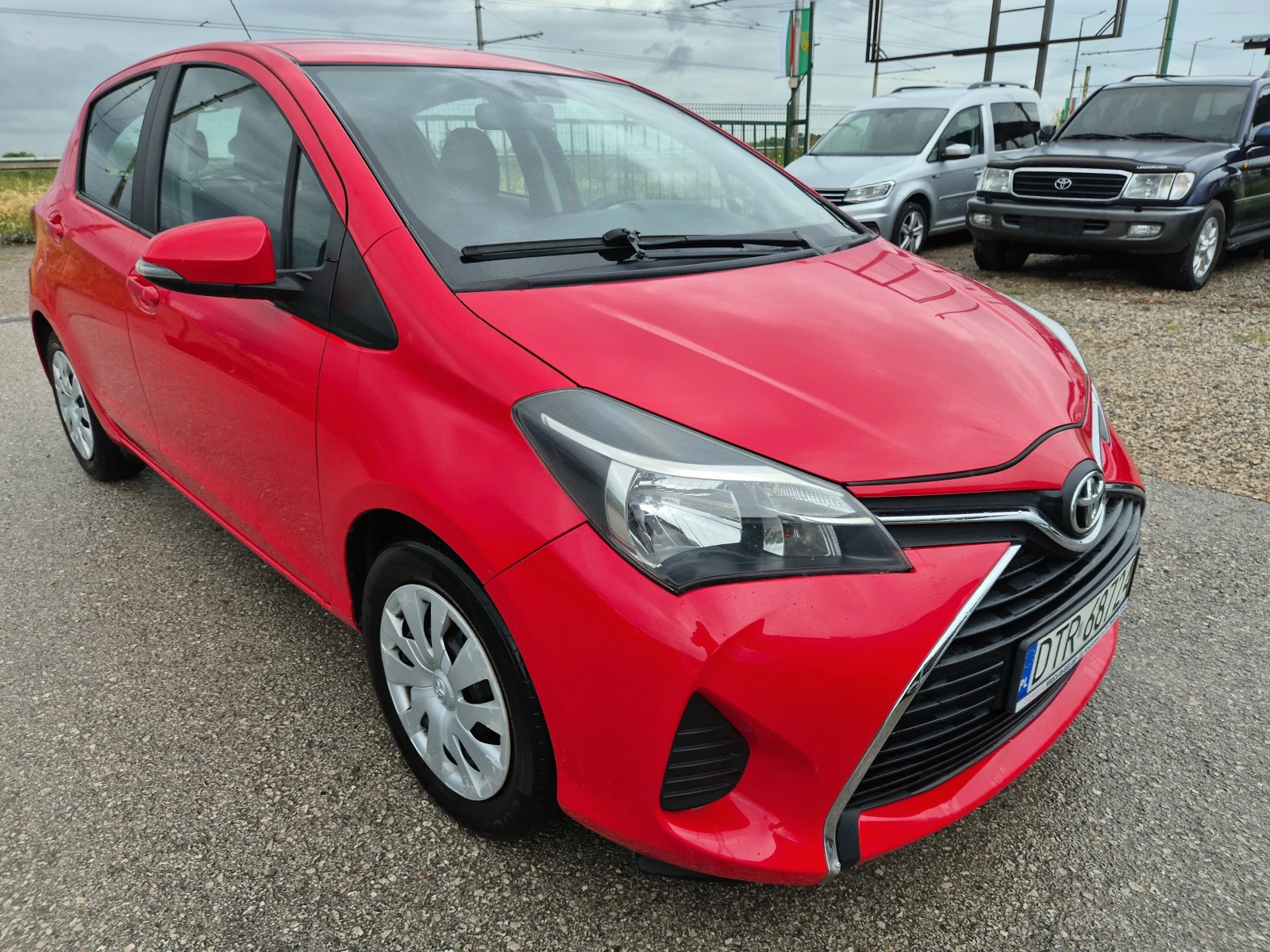 Toyota Yaris 1.0 i газ климатик, снимка 3 - Автомобили и джипове - 54701942