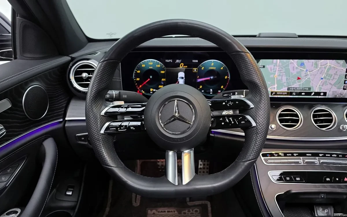 Mercedes-Benz E 220 4MATIC/AMG/BURMESTER/AMBIENT LIGHT/ПОДГРЕВИ, снимка 12 - Автомобили и джипове - 54820771