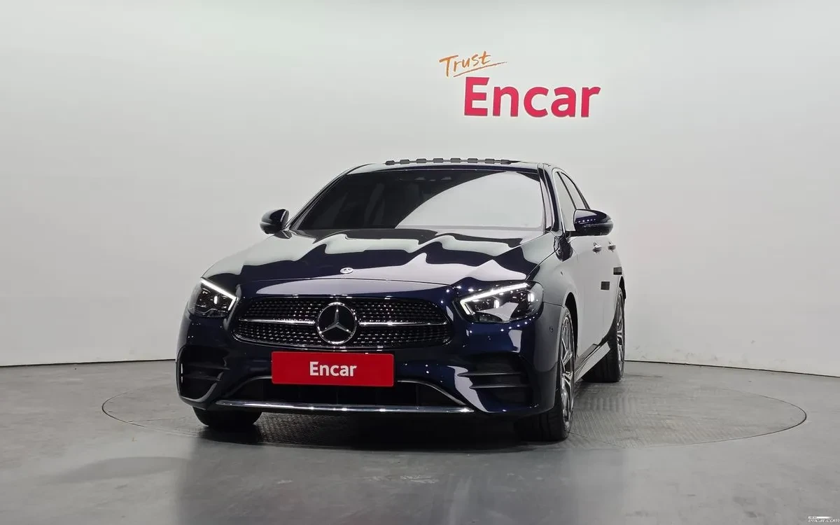 Mercedes-Benz E 220 4MATIC/AMG/BURMESTER/AMBIENT LIGHT/ПОДГРЕВИ, снимка 3 - Автомобили и джипове - 54820771