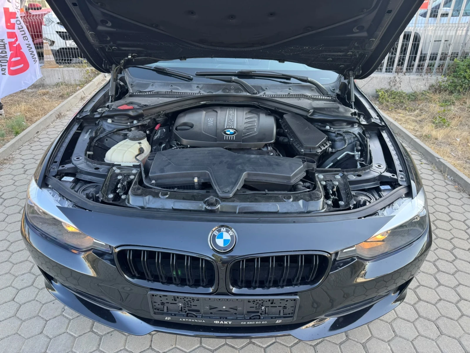 BMW 320 2.0D/AVTOMAT/NAVI, снимка 17 - Автомобили и джипове - 55263387