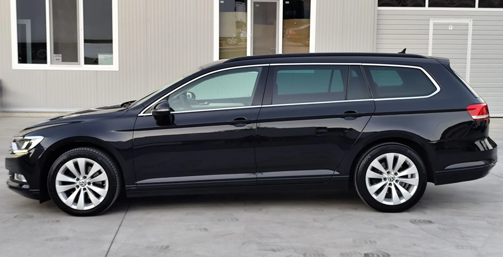 VW Passat 2.0TDI-150к-DSG-LED-NAVI-DISTRONIC-МАСАЖ-EU-6, снимка 4 - Автомобили и джипове - 55479495